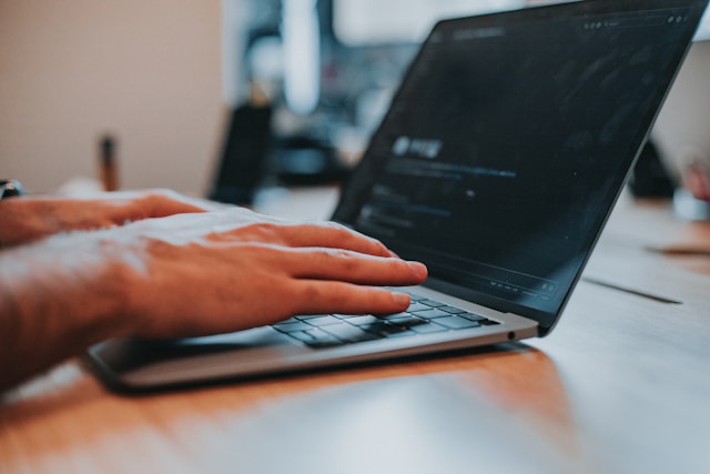 7 Best AEO Tools With White Label Reporting for Managing Multiple Clients